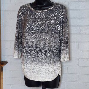 .Gorgeous Gray/Silver Ombre Abstract Animal Print Blouse with Side Ruching